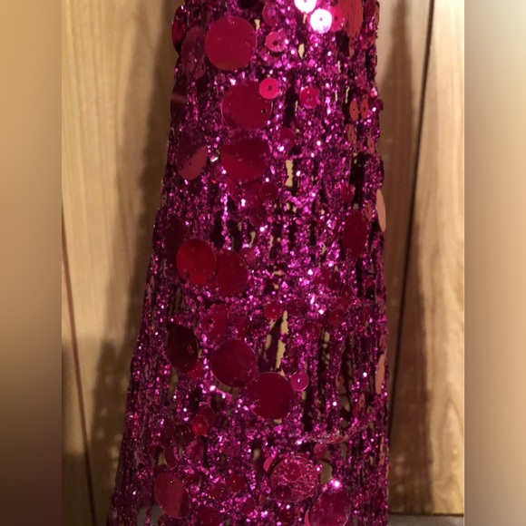 Pink Glitter Cone Trees - Picture 3 of 6